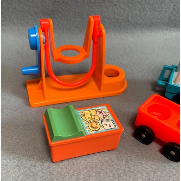 Vintage Fisher-Price Little People Zoo Gazebo, Tram Jump Rope Train Set - Picture 4 of 14